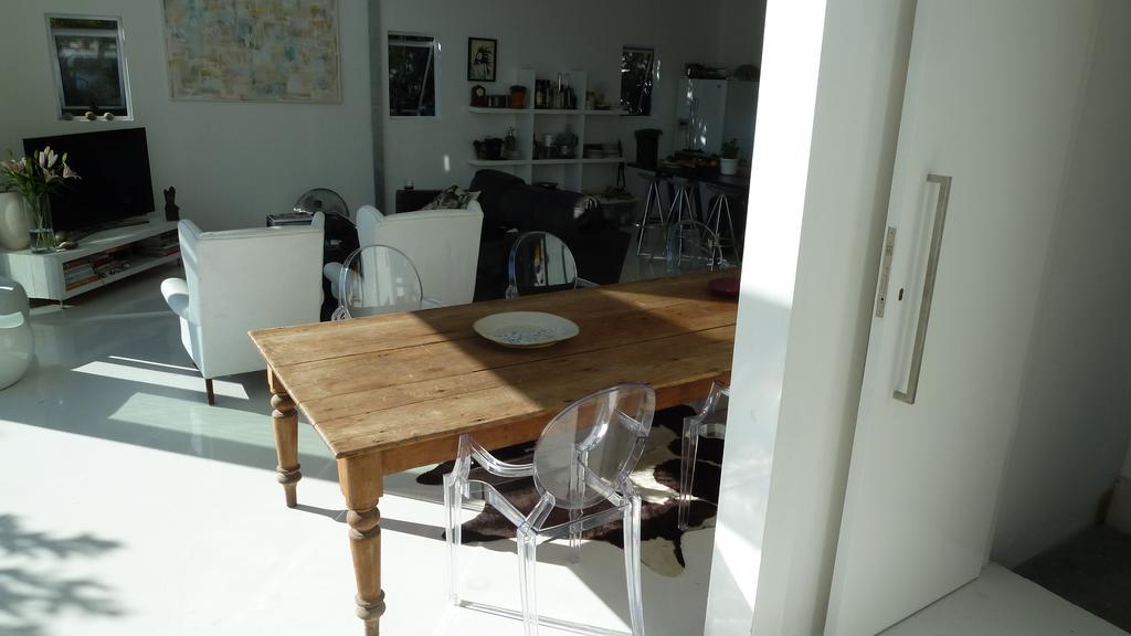 4 On Highworth Apartments And Studios Cape Town Ruang foto