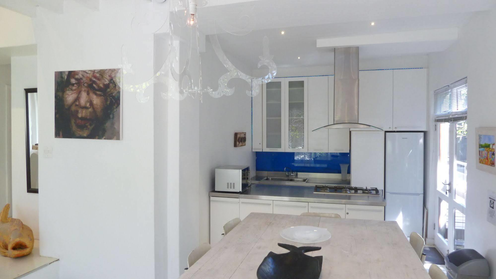 4 On Highworth Apartments And Studios Cape Town Bagian luar foto