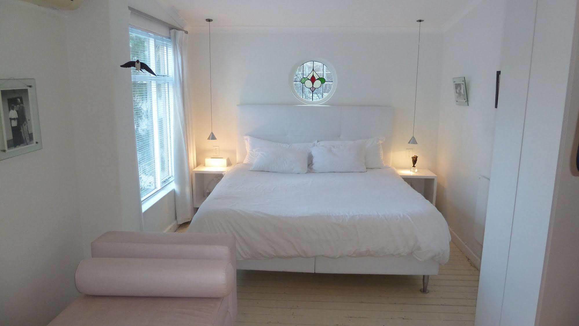 4 On Highworth Apartments And Studios Cape Town Bagian luar foto