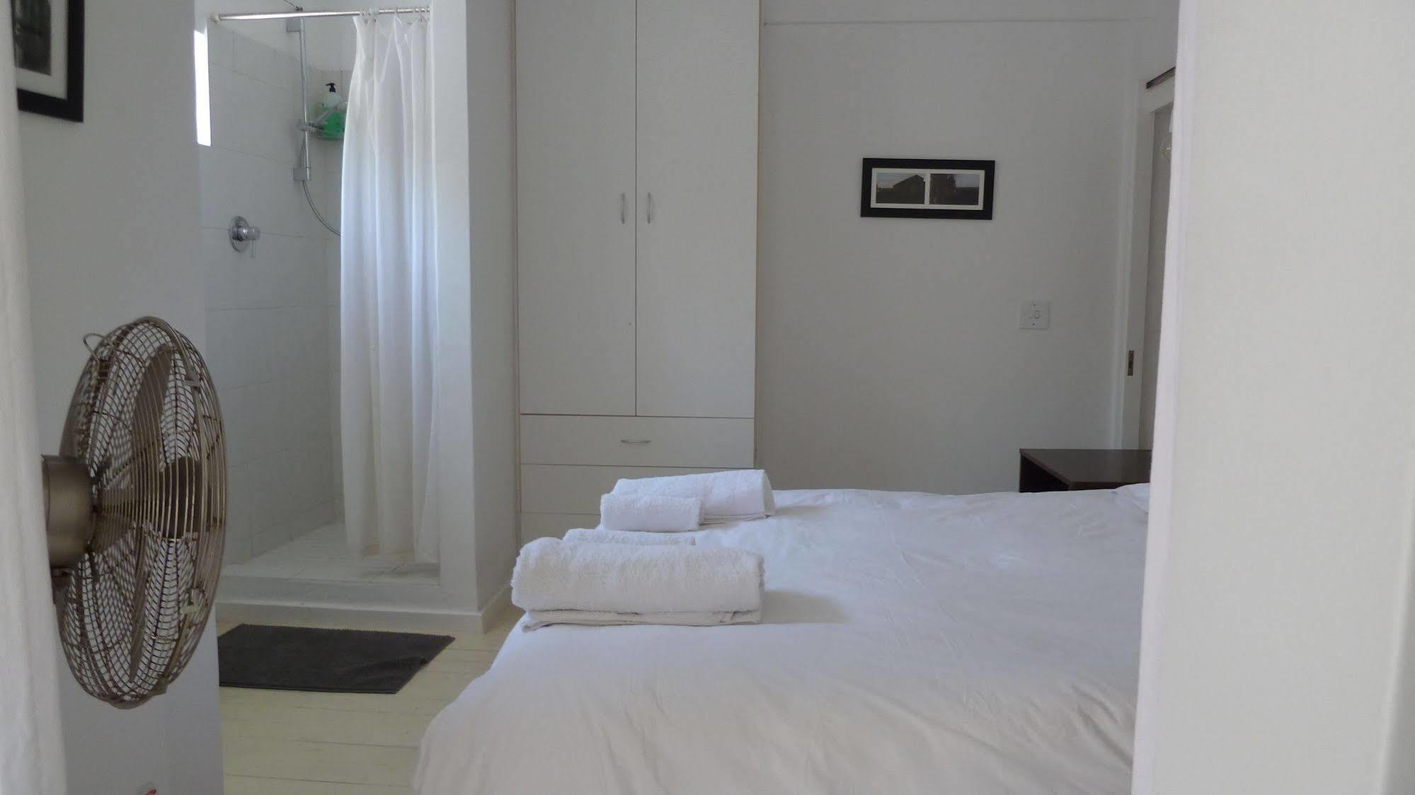 4 On Highworth Apartments And Studios Cape Town Bagian luar foto