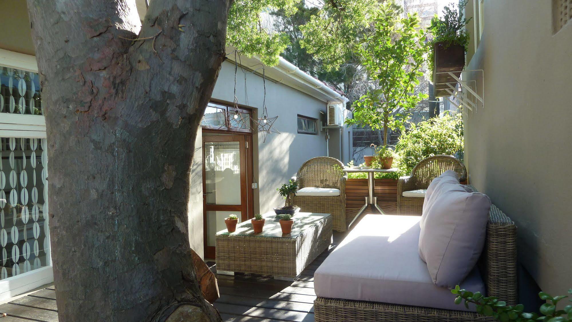 4 On Highworth Apartments And Studios Cape Town Bagian luar foto