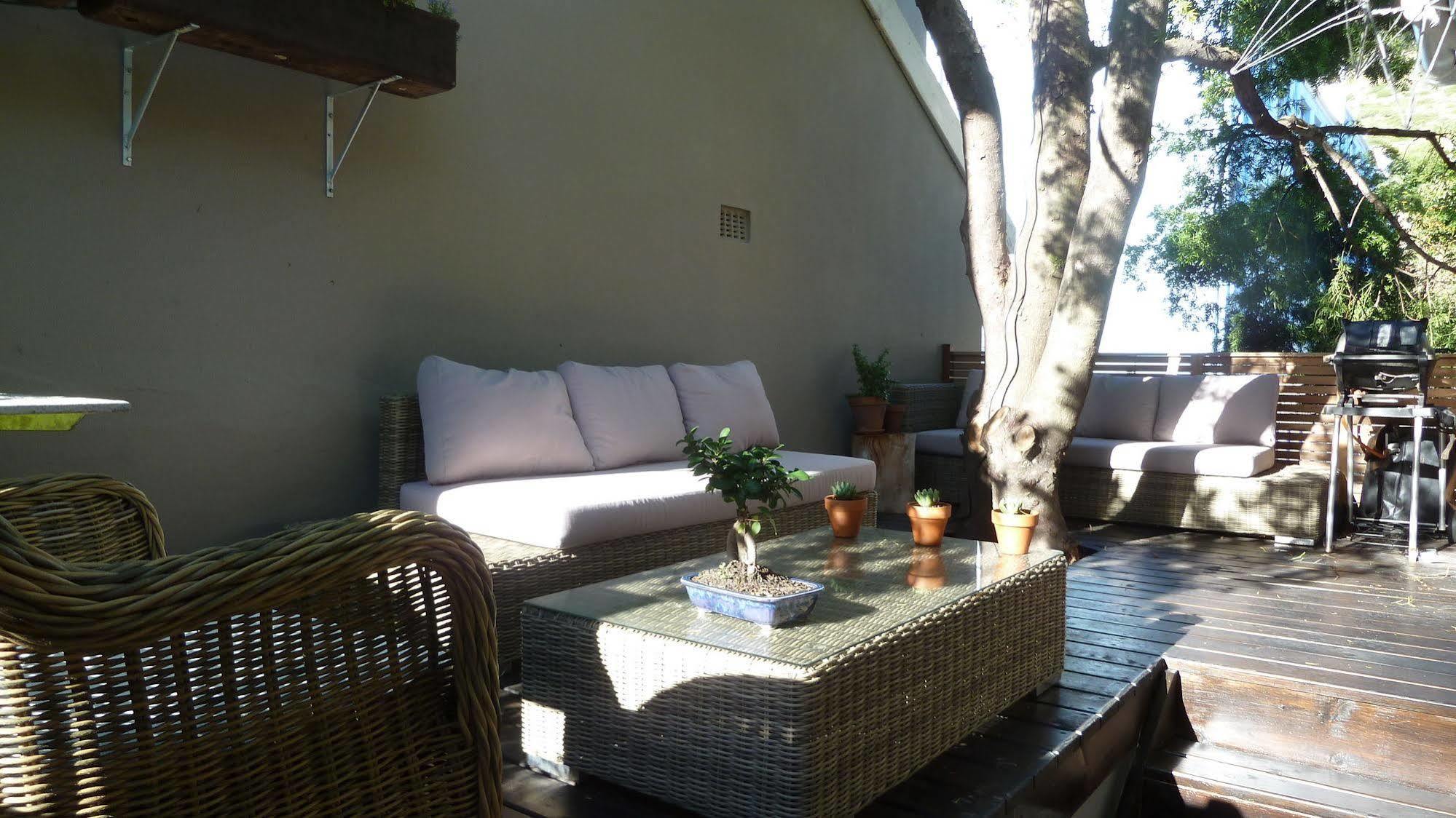 4 On Highworth Apartments And Studios Cape Town Bagian luar foto