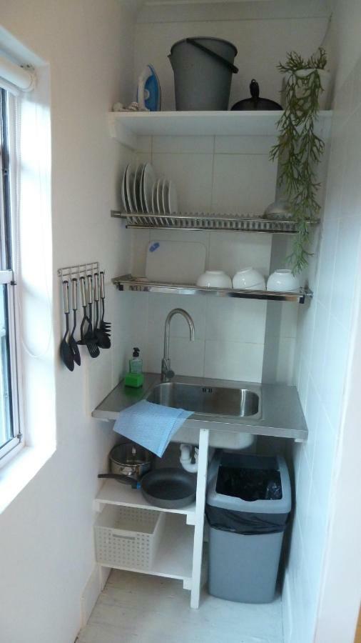 4 On Highworth Apartments And Studios Cape Town Bagian luar foto
